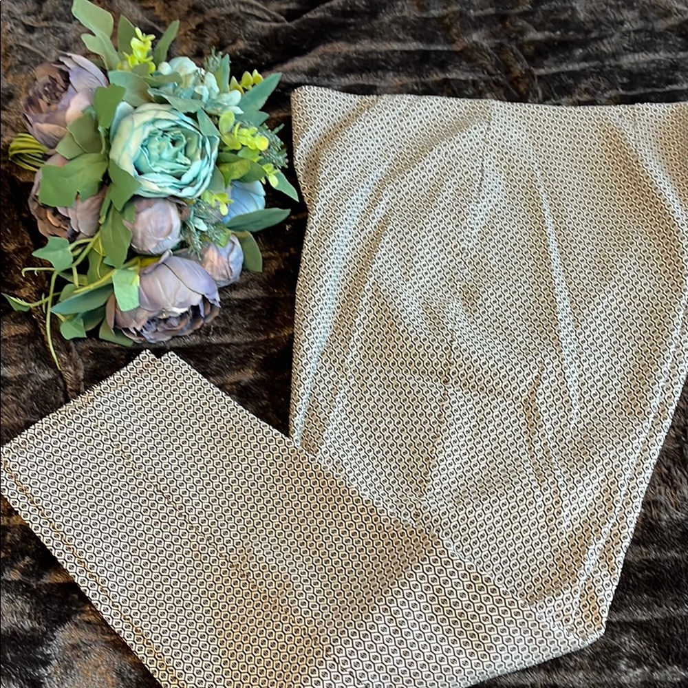 Chico's Cream Patterned Ankle Pants